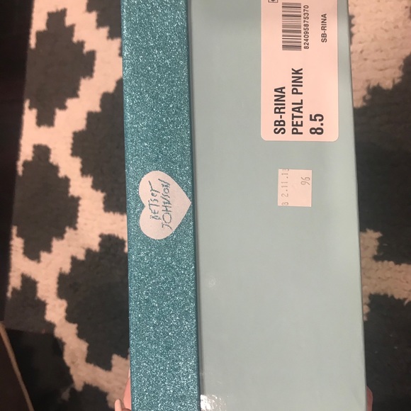 Petal Pink size 8.5 Betsy’s Johnson Blue - Picture 4 of 4